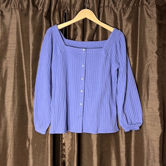 LOFT Tops - Long sleeve sweater 💙💜